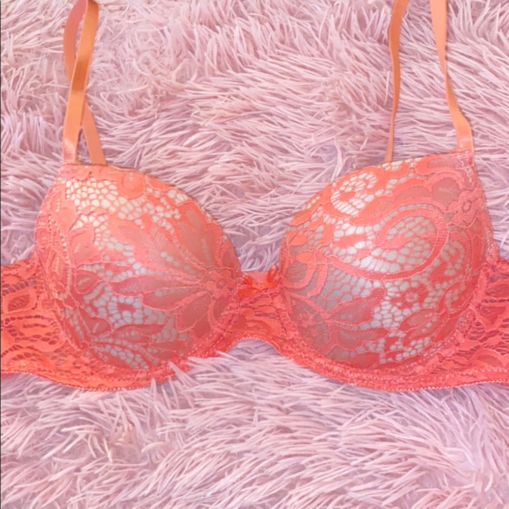 🧜🏼‍♀️3 for 25. Lace Bra🧡